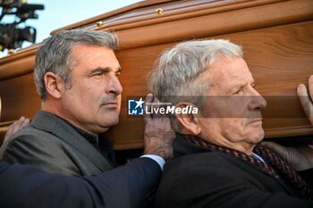 2024-01-24 - Angelo Peruzzi porta la bara di Gigi Riva, Coffin - GIGI RIVA'S FUNERAL - NEWS - CHRONICLE