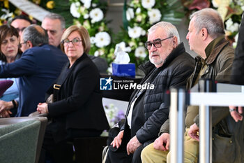 2024-03-20 - Joe Barone's brother at the chapel of rest of ACF Fiorentina's General Director Joe Barone - CHAPEL OF REST OF ACF FIORENTINA'S GENERAL DIRECTOR JOE BARONE - NEWS - CHRONICLE