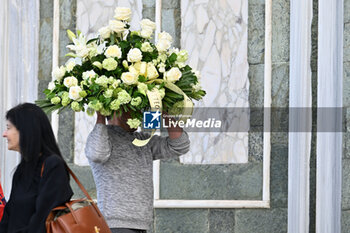 2024-04-15 - Flowers of Matteo Renzi - FUNERAL OF ROBERTO CAVALLI - NEWS - CHRONICLE