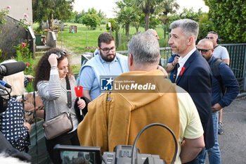 2024-06-03 - 20240603 - Vigonza - Via Prati - Procession for Giada Zanola - Gino Cecchettin with the relatives of Giada - TORCHLIGHT PROCESSION FOR GIADA ZANOLA - NEWS - CHRONICLE