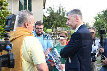 2024-06-03 - 20240603 - Vigonza - Via Prati - Procession for Giada Zanola - Gino Cecchettin with the relatives of Giada - TORCHLIGHT PROCESSION FOR GIADA ZANOLA - NEWS - CHRONICLE