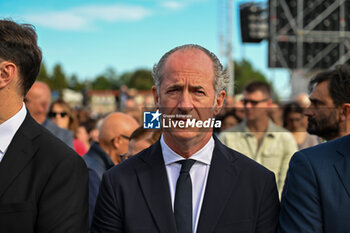 2024-10-11 - The faithful in prayer at the Tezze sul Brenta Stadium (Vi) - SAMMY BASSO'S FUNERAL - NEWS - CHRONICLE