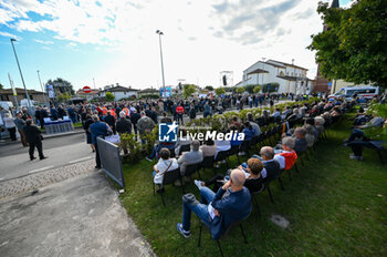 2024-10-11 - The faithful in prayer at the Tezze sul Brenta Stadium (Vi) - SAMMY BASSO'S FUNERAL - NEWS - CHRONICLE