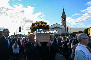 2024-10-11 - Sammy Basso's coffin leaves the celebration - SAMMY BASSO'S FUNERAL - NEWS - CHRONICLE