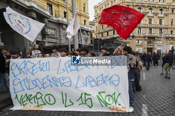 2024-10-19 - Clashes between anti-G7 protesters and police forces in occasione of the G7 Ministers' Meeting on Defence in Naples, Italy, 19 October 2024. - ITALY: NAPOLI, ANTI-G7 PROTESTERS - NEWS - CHRONICLE