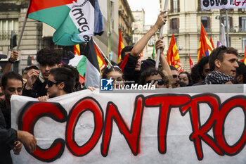 2024-10-19 - Clashes between anti-G7 protesters and police forces in occasione of the G7 Ministers' Meeting on Defence in Naples, Italy, 19 October 2024. - ITALY: NAPOLI, ANTI-G7 PROTESTERS - NEWS - CHRONICLE