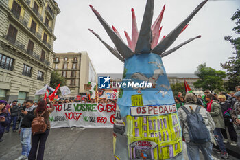 2024-10-19 - Clashes between anti-G7 protesters and police forces in occasione of the G7 Ministers' Meeting on Defence in Naples, Italy, 19 October 2024. - ITALY: NAPOLI, ANTI-G7 PROTESTERS - NEWS - CHRONICLE