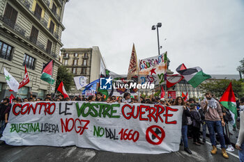 2024-10-19 - Clashes between anti-G7 protesters and police forces in occasione of the G7 Ministers' Meeting on Defence in Naples, Italy, 19 October 2024. - ITALY: NAPOLI, ANTI-G7 PROTESTERS - NEWS - CHRONICLE