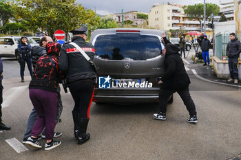 2024-11-19 - A loud explosion occurred yesterday in a shed in Ercolano, via Patacca, where fireworks were being produced and stored without authorisation. Three were the victims, an 18-year-old foreign boy, Samuel Tafciu, father of a four-month-old girl, and 26-year-old twins Sara and Aurora Esposito. All were on their first day of work. Today they extracted the bodies of the twins taken away by the mortuary van. - HERCULANEUM, EXPLOSION OF ILLEGAL FIREWORKS FACTORY - NEWS - CHRONICLE