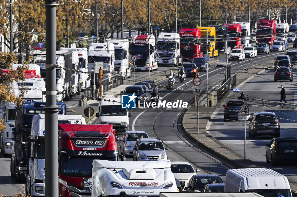 Road hauliers protest - NEWS - CHRONICLE