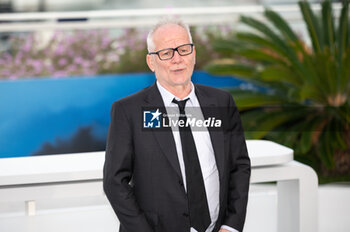 2024-05-14 - Cannes Film Festival General Delegate Thierry Fremaux during the Meryl Streep Honorary Palme d'Or Photocall - The 77th Annual Cannes Film Festival - MERYL STREEP HONORARY PALME D'OR PHOTOCALL - THE 77TH ANNUAL CANNES FILM FESTIVAL - NEWS - CULTURE