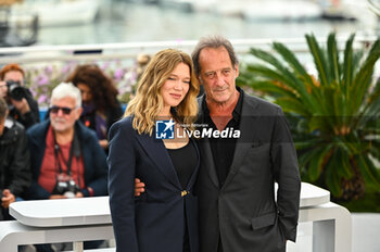 2024-05-15 - Lea Seydoux and Vincent Lindon attend the photocall at the 76th annual Cannes film festival at Palais des Festivals on May 15, 2024 in Cannes, France. - LE DEUXIèME ACTE (THE SECOND ACT) PHOTOCALL - THE 77TH ANNUAL CANNES FILM FESTIVAL - NEWS - CULTURE