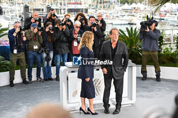 2024-05-15 - Lea Seydoux and Vincent Lindon attend the photocall at the 76th annual Cannes film festival at Palais des Festivals on May 15, 2024 in Cannes, France. - LE DEUXIèME ACTE (THE SECOND ACT) PHOTOCALL - THE 77TH ANNUAL CANNES FILM FESTIVAL - NEWS - CULTURE