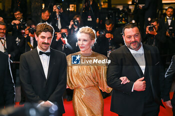 2024-05-18 - Evan Johnson, Cate Blanchett and Denis Menochet attend the 