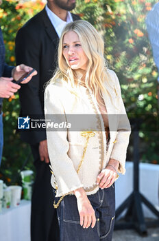 2024-05-19 - Sienna Miller attends the 