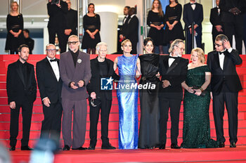 2024-05-20 - Anthony Vaccarello, Martin Katz, Vincent Cassel, David Cronenberg, Diane Kruger, Sandrine Holt, Guy Pearce, Elizabeth Saunders and Said Ben Said attend the 