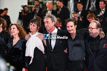 2024-05-21 - Dario Aita, Paolo Sorrentino, Celeste Dalla Porta, Stefania Sandrelli and Gary Oldman attend the 