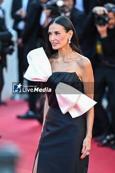 2024-05-25 - Demi Moore attends the Red Carpet of the closing ceremony at the 77th annual Cannes Film Festival at Palais des Festivals on May 25, 2024 in Cannes, France. - CLOSING CEREMONY - THE 77TH ANNUAL CANNES FILM FESTIVAL - NEWS - CULTURE