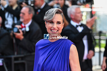 2024-05-25 - Andie Macdowell attends the Red Carpet of the closing ceremony at the 77th annual Cannes Film Festival at Palais des Festivals on May 24, 2024 in Cannes, France. - CLOSING CEREMONY - THE 77TH ANNUAL CANNES FILM FESTIVAL - NEWS - CULTURE