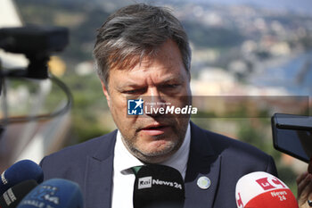 2024-07-16 - Robert Habeck (Federal Minister for Economic Affairs and Climate Action) interviewed before the beginning of the G7 on trade - MINISTERIAL MEETING ON TRADE  VILLA SAN GIOVANNI AND REGGIO CALABRIA, 16-17 JULY 2024  - NEWS - ECONOMY