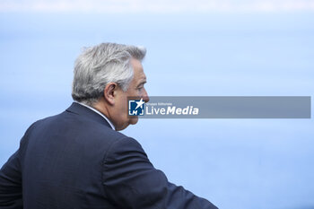 2024-07-16 - Antonio Tajani (Italian Minister of Foreign Affairs) looks at the Strait of Messina before the beginning of the G7 on trade - MINISTERIAL MEETING ON TRADE  VILLA SAN GIOVANNI AND REGGIO CALABRIA, 16-17 JULY 2024  - NEWS - ECONOMY