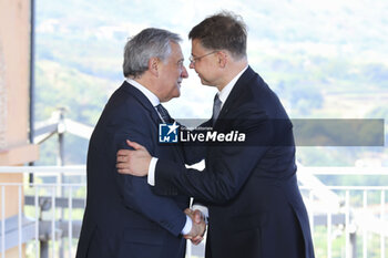 2024-07-16 - Arrival of delegations at the G7 on Trade. Antonio Tajani (Italian Minister of Foreign Affairs) welcomes Valdis Dombrovskis (UE Cabinet of Executive Vice-President) - MINISTERIAL MEETING ON TRADE  VILLA SAN GIOVANNI AND REGGIO CALABRIA, 16-17 JULY 2024  - NEWS - ECONOMY