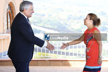 2024-07-16 - Arrival of delegations at the G7 on Trade. Antonio Tajani (Italian Minister of Foreign Affairs) welcomes Maria Pagan (United States Trade Representative and Chief of Mission for the Permanent Mission of the United States to the World Trade Organization, in Geneva) - MINISTERIAL MEETING ON TRADE  VILLA SAN GIOVANNI AND REGGIO CALABRIA, 16-17 JULY 2024  - NEWS - ECONOMY