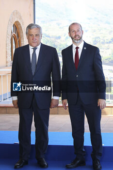 2024-07-16 - Arrival of delegations at the G7 on Trade. Antonio Tajani (Italian Minister of Foreign Affairs) welcomes Jonathan Reynolds MP (Secretary of State for Business and Trade, and President of the Board of Trade) - MINISTERIAL MEETING ON TRADE  VILLA SAN GIOVANNI AND REGGIO CALABRIA, 16-17 JULY 2024  - NEWS - ECONOMY