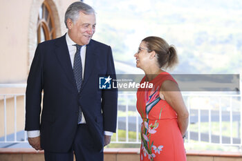 2024-07-16 - Arrival of delegations at the G7 on Trade. Antonio Tajani (Italian Minister of Foreign Affairs) welcomes Maria Pagan (United States Trade Representative and Chief of Mission for the Permanent Mission of the United States to the World Trade Organization, in Geneva) - MINISTERIAL MEETING ON TRADE  VILLA SAN GIOVANNI AND REGGIO CALABRIA, 16-17 JULY 2024  - NEWS - ECONOMY