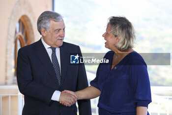 2024-07-16 - Arrival of delegations at the G7 on Trade. Antonio Tajani (Italian Minister of Foreign Affairs) welcomes Claire Cheremetinski (Assisant Director-General for Business Policy, Investment and in charge of fighting against Financial Criminality at the French Treasury) - MINISTERIAL MEETING ON TRADE  VILLA SAN GIOVANNI AND REGGIO CALABRIA, 16-17 JULY 2024  - NEWS - ECONOMY