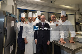 2024-01-06 - The kitchen team with the Prince of Monaco's personal chef - LA BEFANA DEL CLOCHARD CON I CITY ANGELS - NEWS - EVENTS