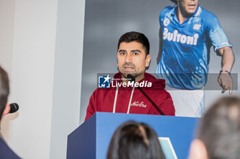 2024-01-08 - David Pizarro - PRESENTATION OF THE PHOTO ALBUM OF PANINI FOOTBALLERS IN SERIE A - NEWS - EVENTS