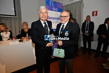2024-03-08 - Antonio Micillo (Presidente Regionale CONI Liguria) premiato da Roberto Cirelli (Azzurri d'Italia) - CONVEGNO ASSOCIAZIONE NAZIONALE ATLETI OLIMPICI ED AZZURRI D'ITALIA - NEWS - EVENTS