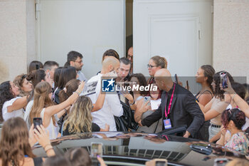 2024-09-15 - Fans waiting for Benji and Fede - WOMEN'S TIME 2024 - NEWS - EVENTS