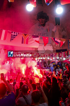 2024-10-30 - Today for Neapolitans is Diego Armando Maradona's birthday Naples. Fans tribute to Diego Armando Maradona by lighting smoke bombs and chanting chants under the mural in the Spanish quarters, if diego would still be alive today he would have celebrated his 64nd birthday. - NAPLES CELEBRATES MARADONA'S 64TH BIRTHDAY - NEWS - EVENTS