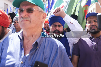 2024-06-25 - Latina, trade unions in the square with the Indian community to say no more to 'caporalato' after the death of farm labourer Satnam Singh who bled to death in a work-related accident following the severing of his arm veins. - LATINA, DEMONSTRATION AGAINST FARM LABOURERS FROM INDIA - NEWS - WORK