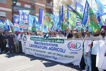 2024-06-25 - Latina, trade unions in the square with the Indian community to say no more to 'caporalato' after the death of farm labourer Satnam Singh who bled to death in a work-related accident following the severing of his arm veins. - LATINA, DEMONSTRATION AGAINST FARM LABOURERS FROM INDIA - NEWS - WORK