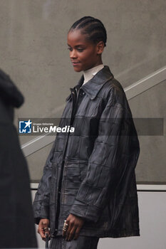 2024-02-22 - Letitia Wright is seen arriving at the Prada fashion show during the Milan Fashion Week Womenswear Fall/Winter 2024-2025 on February 22, 2024 in Milan, Italy. ©Photo: Cinzia Camela. - PRADA - FW 24-25 - CELEBRITY ARRIVALS AND STREET STYLE - NEWS - FASHION