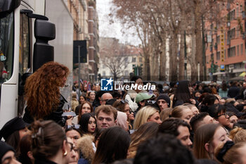 2024-02-24 - Crowd outside the Dolce & Gabbana fashion show during the Milan Fashion Week Womenswear Fall/Winter 2024-2025 on February 24, 2024 in Milan, Italy. ©Photo: Cinzia Camela. - DOLCE & GABBANA - FW 24-25 - CELEBRITY ARRIVES - NEWS - FASHION