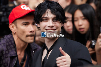 2024-06-15 - Biondo arrives at the Emporio Armani fashion show during the Milan Menswear Spring/Summer 2025 on June 15, 2024 in Milan, Italy. ©Photo: Cinzia Camela. - EMPORIO ARMANI - MILAN FASHION WEEK - MENSWEAR SS 25 - CELEBRITIES - NEWS - FASHION