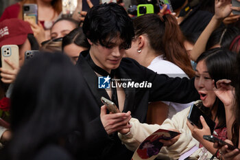 2024-06-15 - Biondo arrives at the Emporio Armani fashion show during the Milan Menswear Spring/Summer 2025 on June 15, 2024 in Milan, Italy. ©Photo: Cinzia Camela. - EMPORIO ARMANI - MILAN FASHION WEEK - MENSWEAR SS 25 - CELEBRITIES - NEWS - FASHION