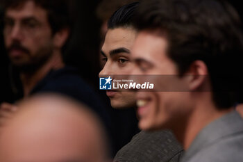 2024-06-15 - A guest arrives at the Emporio Armani fashion show during the Milan Menswear Spring/Summer 2025 on June 15, 2024 in Milan, Italy. ©Photo: Cinzia Camela. - EMPORIO ARMANI - MILAN FASHION WEEK - MENSWEAR SS 25 - CELEBRITIES - NEWS - FASHION