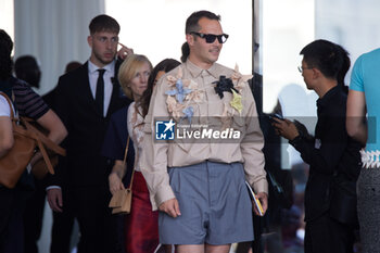 2024-06-16 - Guests at the Prada fashion show during the Milan Menswear Spring/Summer 2025 on June 16, 2024 in Milan, Italy. ©Photo: Cinzia Camela. - PRADA - SS 25 - CELEBRITIES - NEWS - FASHION