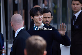 2024-06-16 - Byeon Woo-seok leaves the Prada Spring/Summer 2025 Menswear Fashion Show on June 16, 2024 in Milan, Italy. ©Photo: Cinzia Camela. - PRADA - SS 25 - CELEBRITIES - NEWS - FASHION