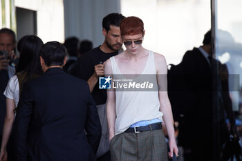 2024-06-16 - A Guests leave the Prada Spring/Summer 2025 Menswear Fashion Show on June 16, 2024 in Milan, Italy.©Photo: Cinzia Camela. - PRADA - SS 25 - CELEBRITIES - NEWS - FASHION