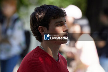 2024-06-17 - A guest is seen after the Gucci Men's Spring Summer 2025 Fashion Show during the Milan Fashion Week Menswear Spring/Summer 2025 at Triennale di Milano on June 17, 2024 in Milan, Italy. ©Photo: Cinzia Camela. - GUCCI - MEN'S SPRING SUMMER 2025 FASHION SHOW - CELEBRITIES - NEWS - FASHION