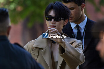 2024-06-17 - Zhou Yiran leaves the Gucci Men's Spring Summer 2025 Fashion Show during the Milan Fashion Week Menswear Spring/Summer 2025 at Triennale di Milano on June 17, 2024 in Milan, Italy. ©Photo: Cinzia Camela. - GUCCI - MEN'S SPRING SUMMER 2025 FASHION SHOW - CELEBRITIES - NEWS - FASHION