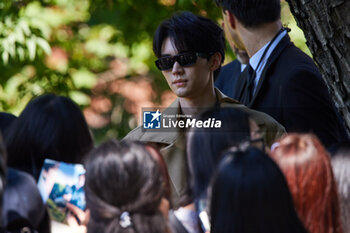 2024-06-17 - Zhou Yiran leaves the Gucci Men's Spring Summer 2025 Fashion Show during the Milan Fashion Week Menswear Spring/Summer 2025 at Triennale di Milano on June 17, 2024 in Milan, Italy. ©Photo: Cinzia Camela. - GUCCI - MEN'S SPRING SUMMER 2025 FASHION SHOW - CELEBRITIES - NEWS - FASHION