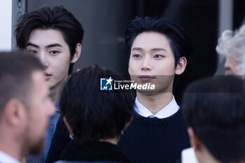 2024-09-19 - Park Sung-hoon and Sunoo from Enhypen arrive at the Prada fashion show during the Milan Womenswear Spring/Summer 2025 on September 19, 2024 in Milan, Italy. ©Photo: Cinzia Camela. - PRADA - ARRIVALS - MILAN FASHION WEEK - WOMENSWEAR SPRING/SUMMER 2025 - NEWS - FASHION