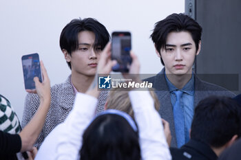 2024-09-19 - Jay and Park Sung-hoon arrive at the Prada fashion show during the Milan Womenswear Spring/Summer 2025 on September 19, 2024 in Milan, Italy. ©Photo: Cinzia Camela. - PRADA - ARRIVALS - MILAN FASHION WEEK - WOMENSWEAR SPRING/SUMMER 2025 - NEWS - FASHION